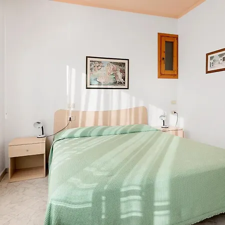 La Marina 1 *